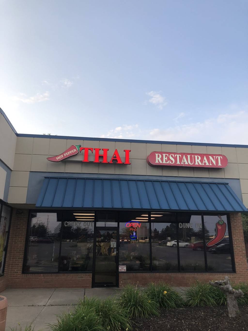 Hot Pepper Thai Restaurant of Waterford | restaurant | 4212 Pontiac Lake Rd, Waterford Twp, MI 48328, USA | 2486180270 OR +1 248-618-0270