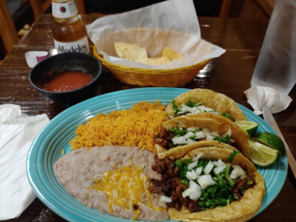 El Rancho | restaurant | 7300 Washington Ave, Ocean Springs, MS 39564, USA | 2282072485 OR +1 228-207-2485