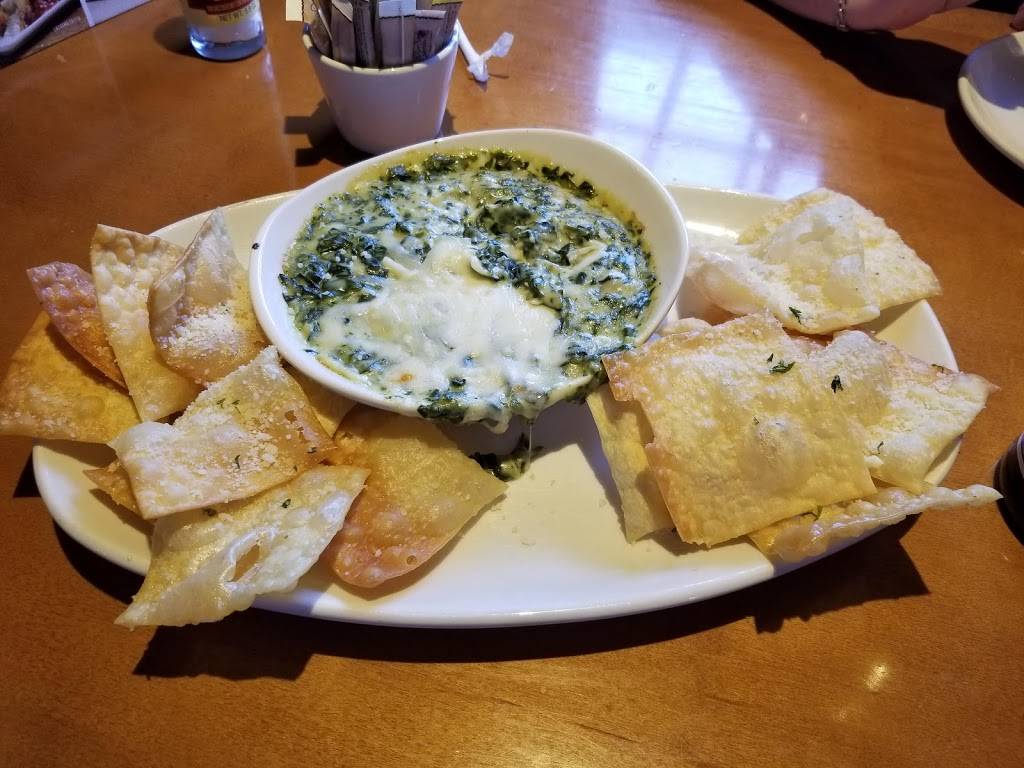 Olive Garden Italian Restaurant | meal takeaway | 102 Colony Pl, Plymouth, MA 02360, USA | 5087465043 OR +1 508-746-5043