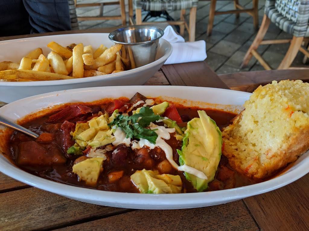 American Social | restaurant | 601 S Harbour Island Blvd #107, Tampa, FL 33602, USA | 8136053333 OR +1 813-605-3333