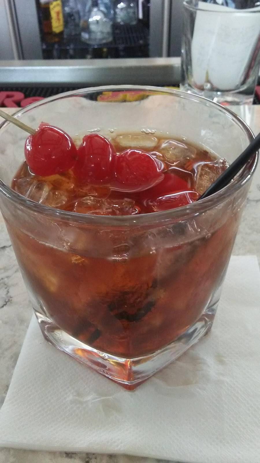 Papa Joes Bistro & Market | restaurant | McNamara Terminal, Between Gates B19 and B21, Worldgateway Pl, Detroit, MI 48242, USA | 7347270056 OR +1 734-727-0056