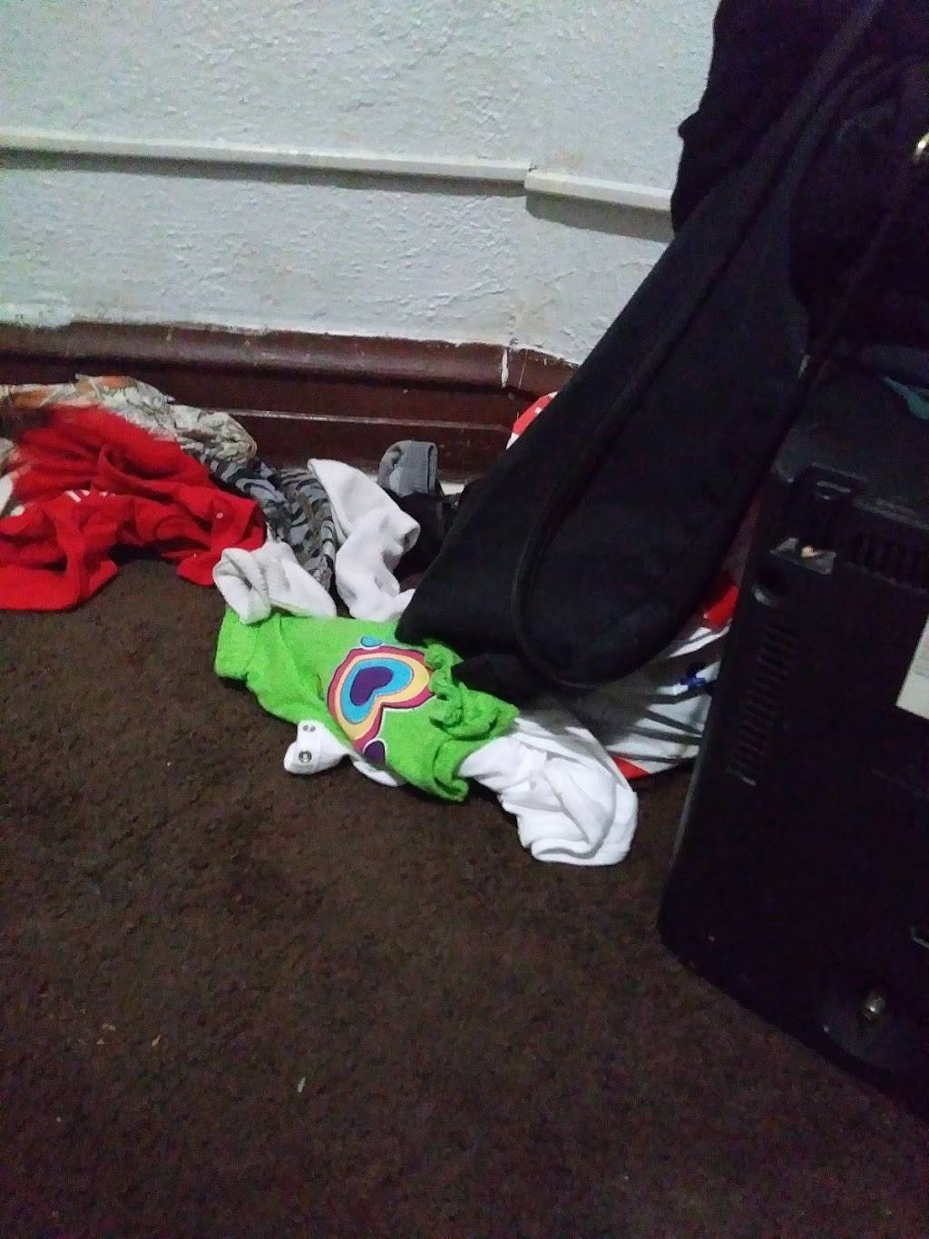 Dunkin Donuts | cafe | 150 W 63rd St, Chicago, IL 60621, USA | 7734888833 OR +1 773-488-8833