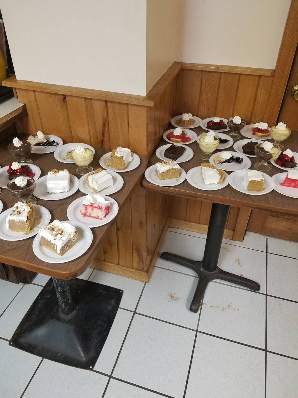 Phillips Cafe & Catering | restaurant | 167 N Lake Ave, Phillips, WI 54555, USA | 7153393232 OR +1 715-339-3232