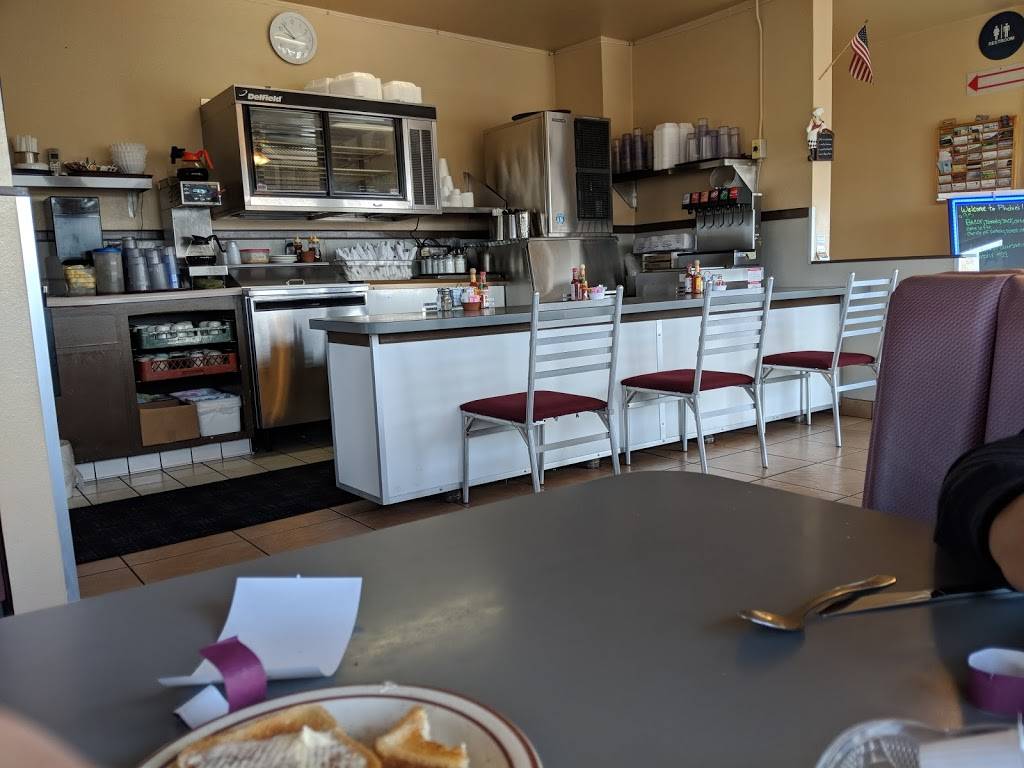 Phebies Cafe | restaurant | 235 W Ave K, Lancaster, CA 93534, USA | 6619423220 OR +1 661-942-3220