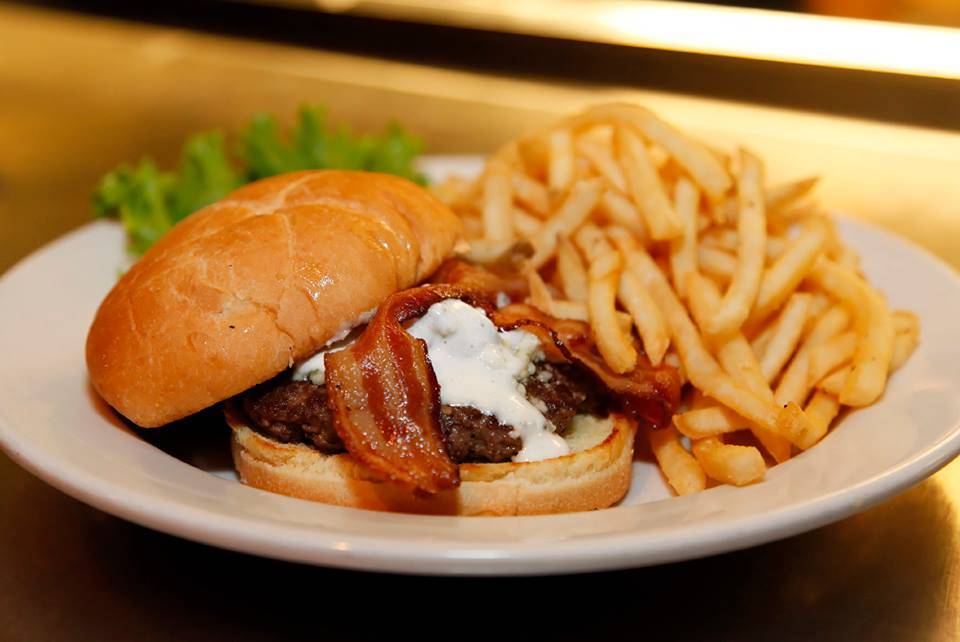 Luckys Burger & Brew Emory Village | restaurant | 1569 N Decatur Rd, Atlanta, GA 30307, USA | 4043434506 OR +1 404-343-4506