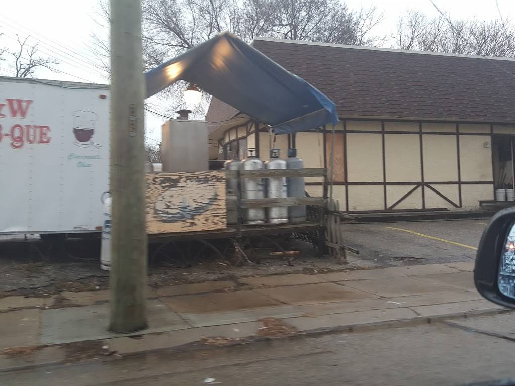 J & w Bar-B-Que | restaurant | 5644 Montgomery Rd, Cincinnati, OH 45212, USA | 5137310679 OR +1 513-731-0679