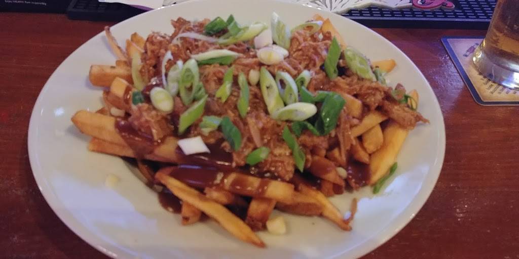 Wild Wing | restaurant | 13461 Yonge St, Richmond Hill, ON L4E 0L2, Canada | 9057734929 OR +1 905-773-4929