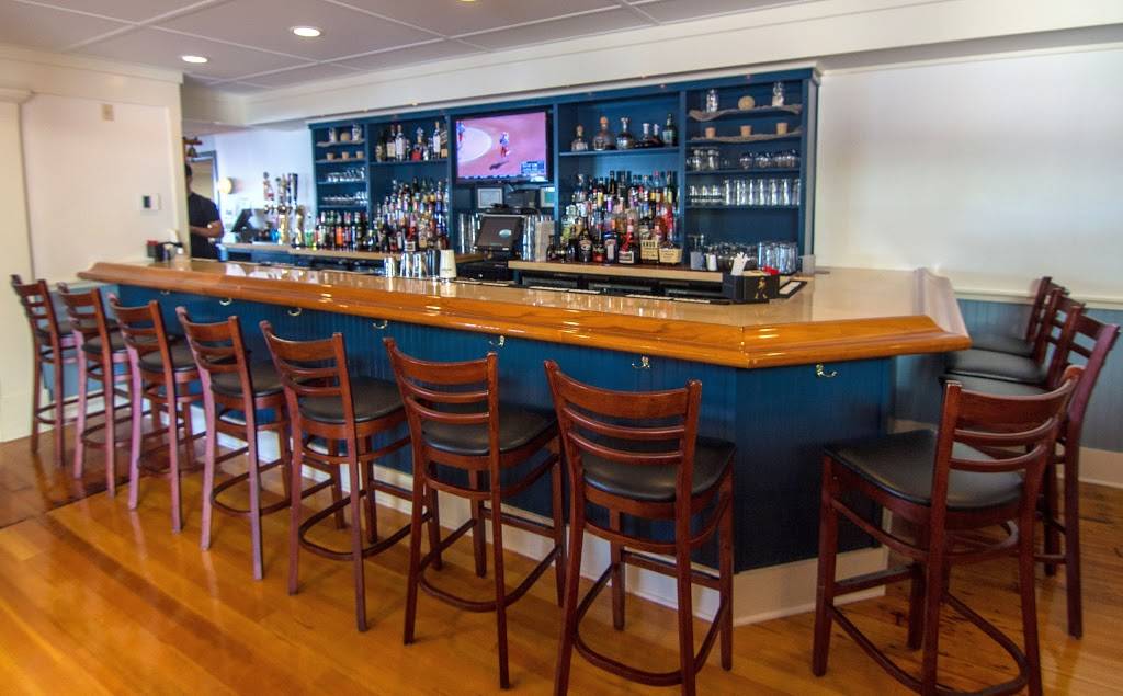 Rockys Aqua | restaurant | 34 Riverside Dr, Clinton, CT 06413, USA | 8606643788 OR +1 860-664-3788