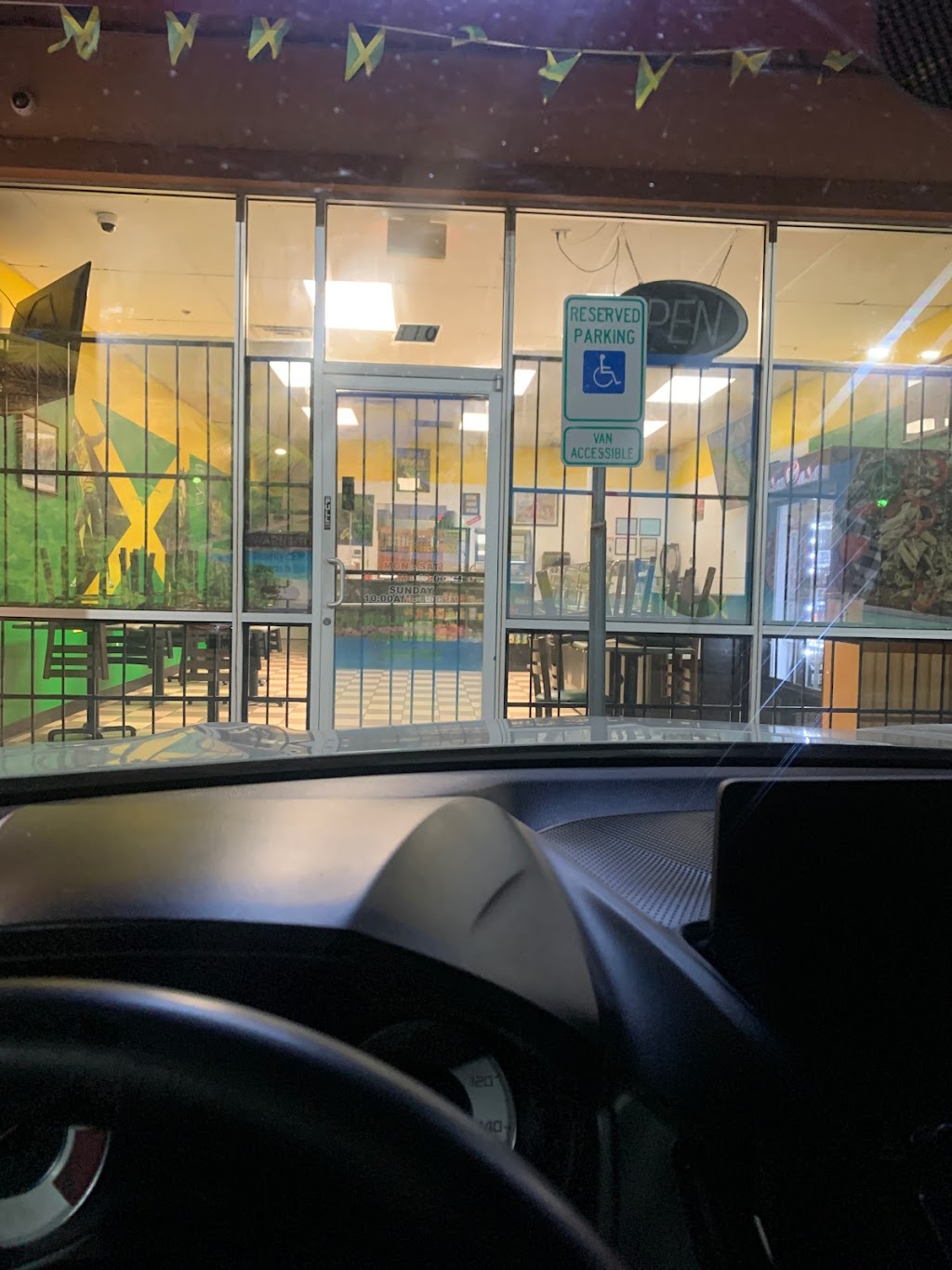 Jamaica Mi Hungry | restaurant | 8702 S Lancaster Rd #110, Dallas, TX 75241, USA | 4692507970 OR +1 469-250-7970