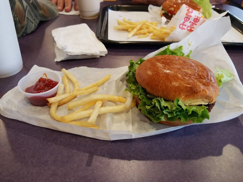 Bubbas Frozen Custard | restaurant | 1276 Capitol Dr, Pewaukee, WI 53072, USA | 2626958189 OR +1 262-695-8189