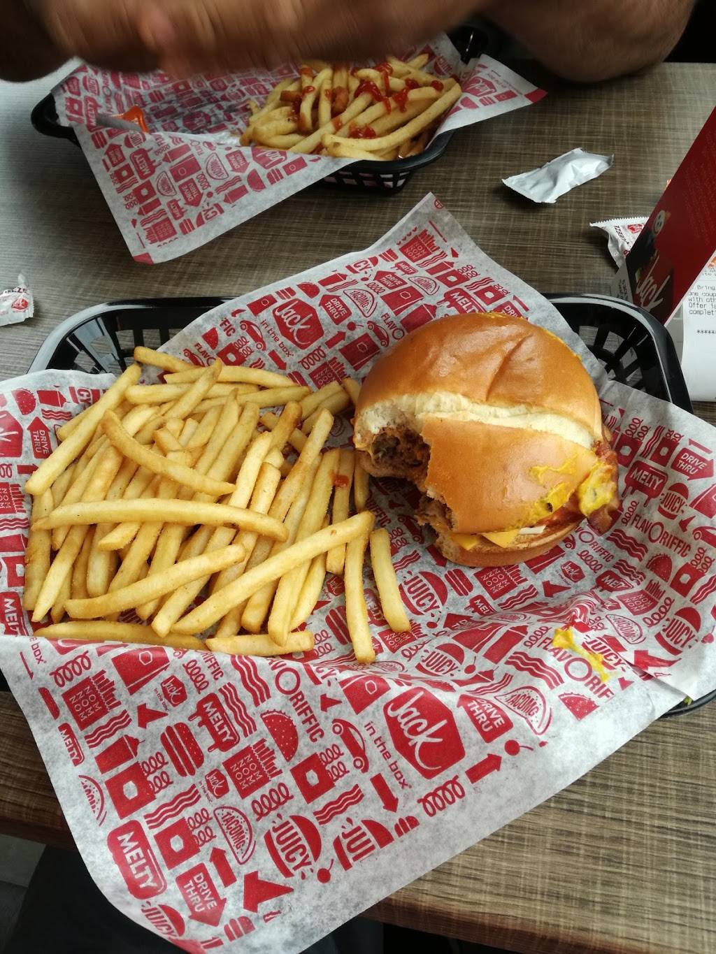 Jack in the Box | restaurant | 390 W Olive Ave, Porterville, CA 93257, USA | 5597810155 OR +1 559-781-0155