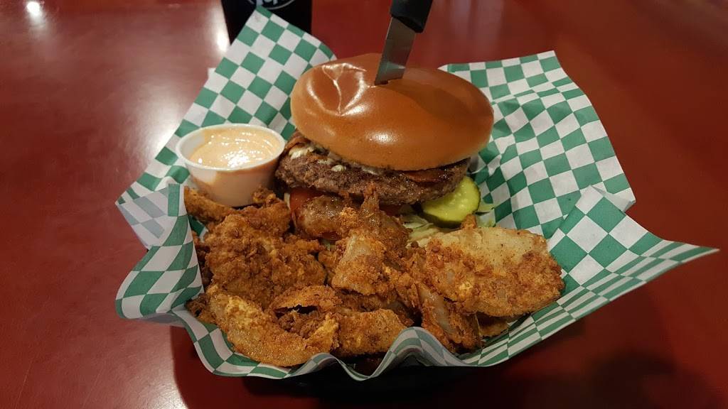 Froggers Grill & Bar | restaurant | 27 Alafaya Woods Blvd, Oviedo, FL 32765, USA | 4073598388 OR +1 407-359-8388