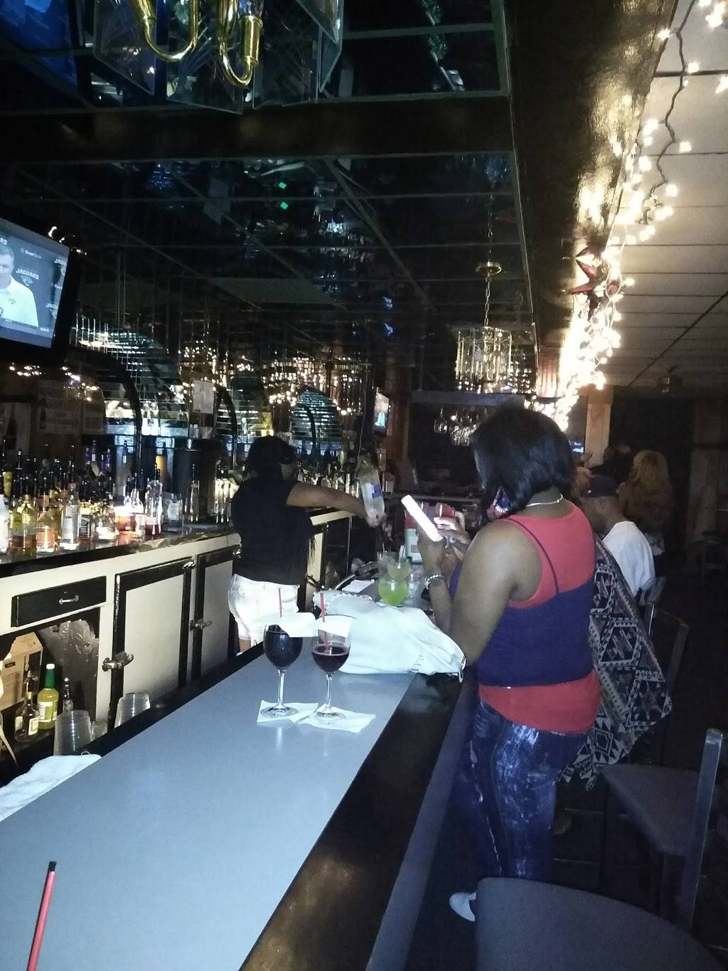 Bankos Lounge | restaurant | 14168 Wyoming Ave, Detroit, MI 48238, USA | 3134912188 OR +1 313-491-2188