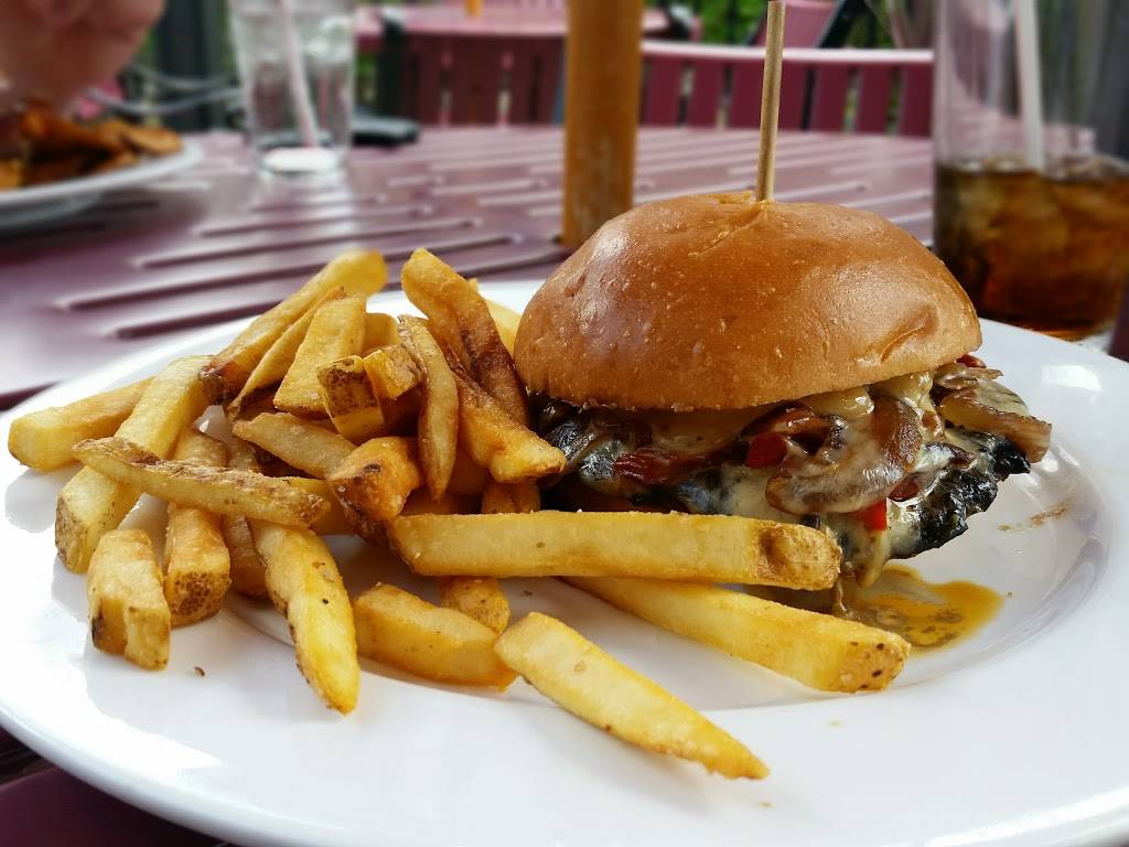 Bacon Hill Kitchen & Pub | restaurant | 4000 E Bristol St #8, Elkhart, IN 46514, USA | 5742642337 OR +1 574-264-2337