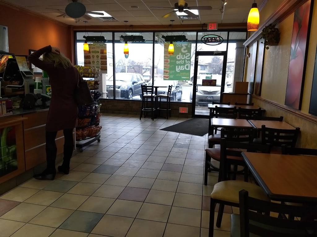 Subway Restaurants | restaurant | 650-D Northwest Highway, Store #10, Village Green Shopping Center, Park Ridge, IL 60068, USA | 8476924186 OR +1 847-692-4186