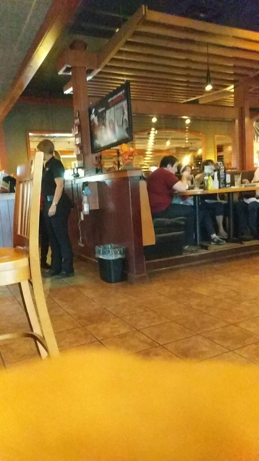 Applebees | restaurant | 326 Bayfield St, Barrie, ON L4M 3B9, Canada | 7057398597 OR +1 705-739-8597