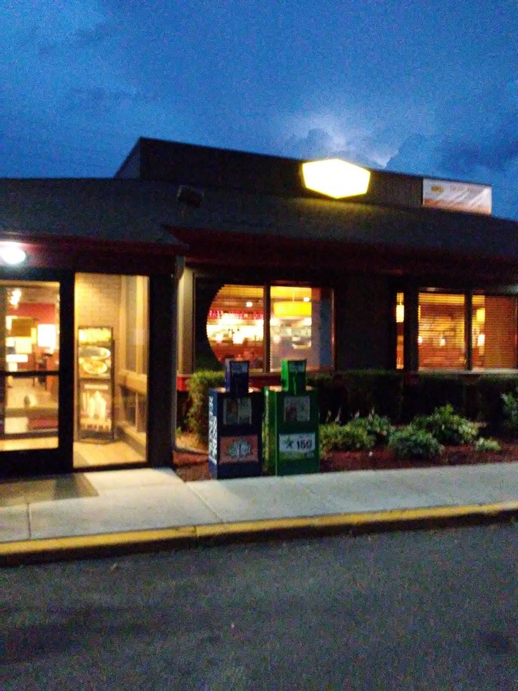 Dennys | restaurant | 255 N, Century Ave N, Maplewood, MN 55119, USA | 6517392377 OR +1 651-739-2377