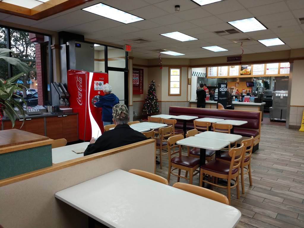Wendys | restaurant | 8661 Commons Way, Estero, FL 33928, USA | 2399487030 OR +1 239-948-7030