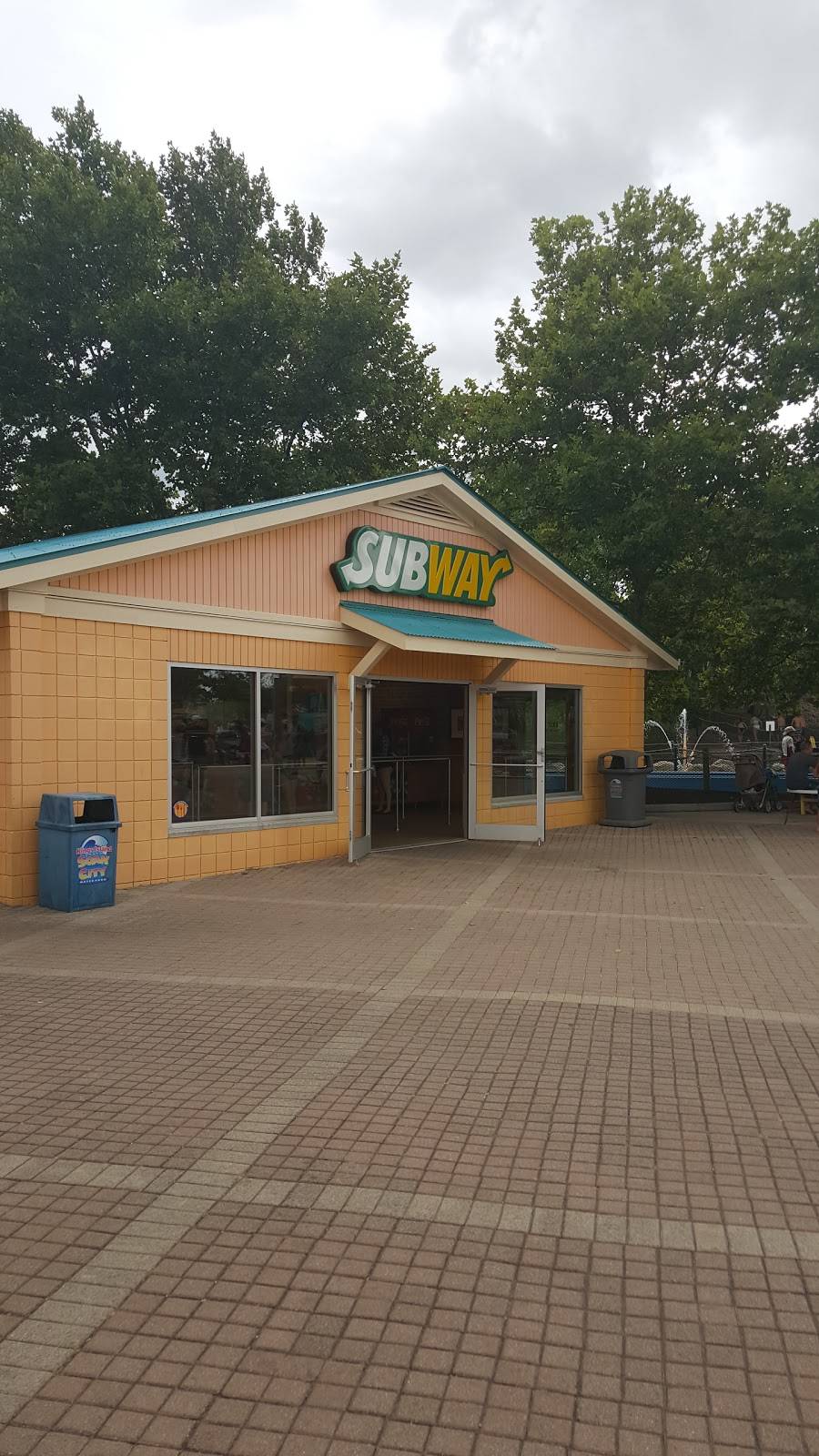 Subway Restaurants | restaurant | 6300 Kings Island Dr, Kings Mills, OH 45034, USA | 5137545528 OR +1 513-754-5528