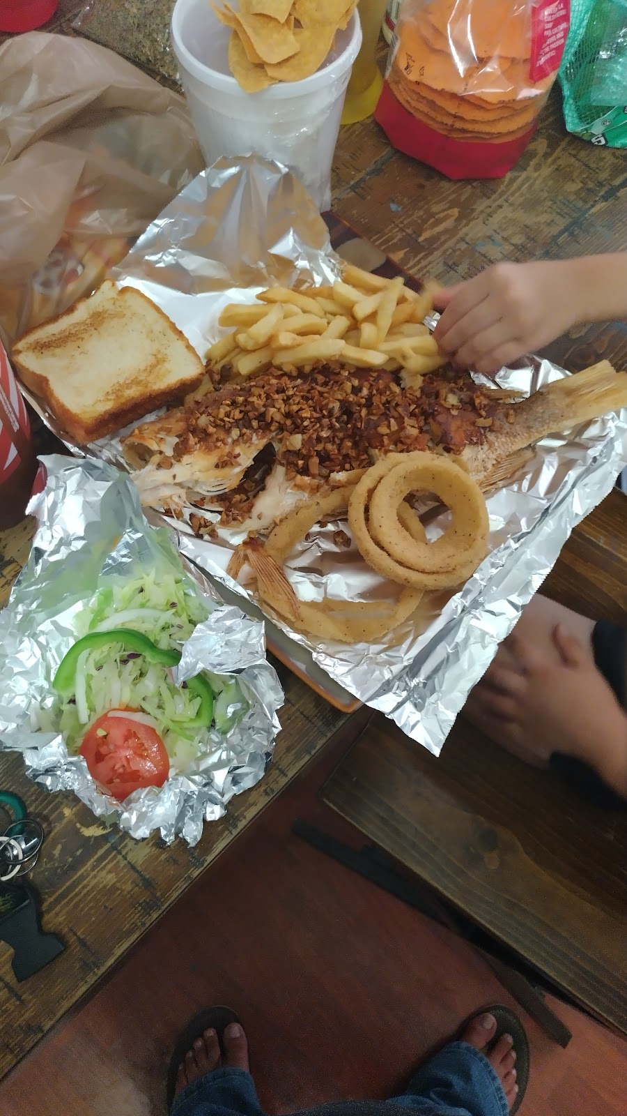 La Pesca Seafood Restaurant | restaurant | 524 W University Dr, Edinburg, TX 78539, USA | 9563163474 OR +1 956-316-3474