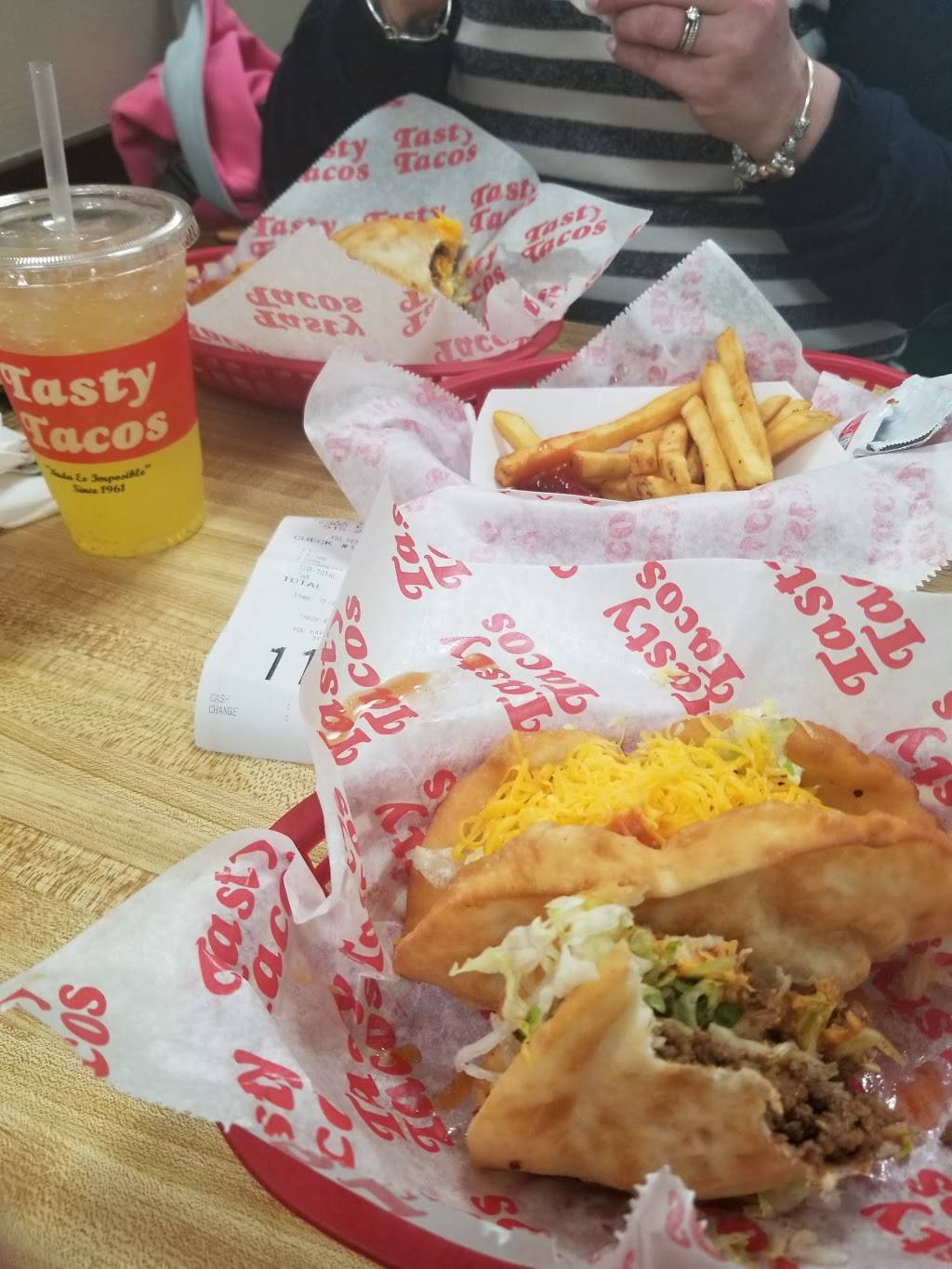 Tasty Tacos | restaurant | 2900 E Euclid Ave, Des Moines, IA 50317, USA | 5152621100 OR +1 515-262-1100