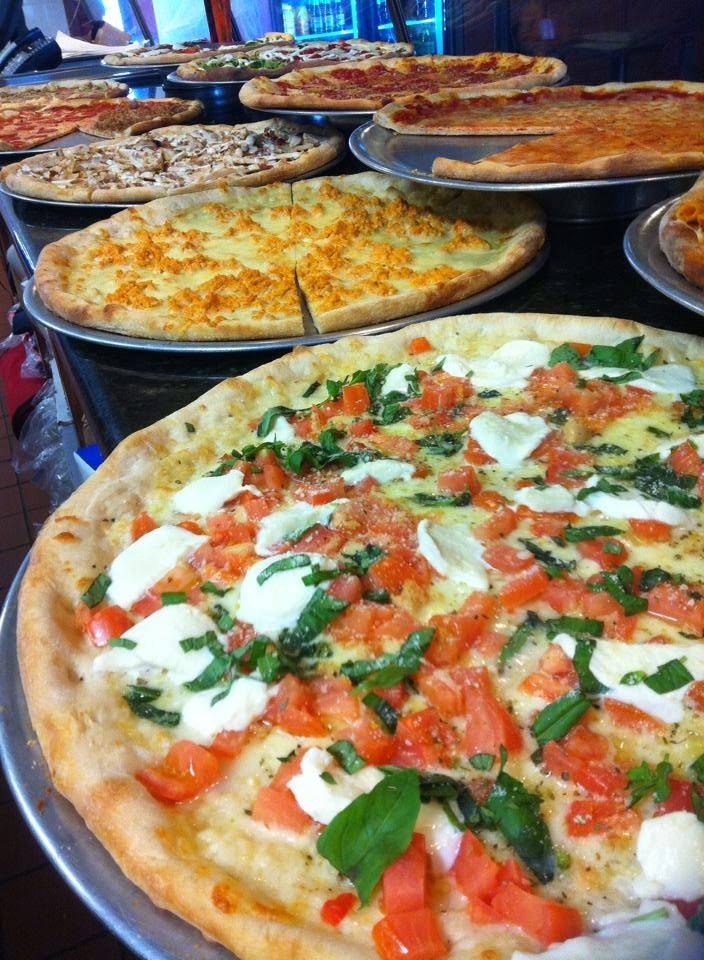 New Spatolas pizza | restaurant | 6002 Easton Rd, Pipersville, PA 18947, USA | 2157669003 OR +1 215-766-9003