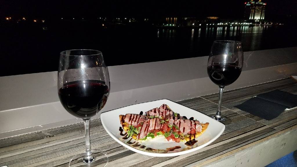 Top Deck Bar | restaurant | 125 W River St, Savannah, GA 31401, USA | 9124366828 OR +1 912-436-6828