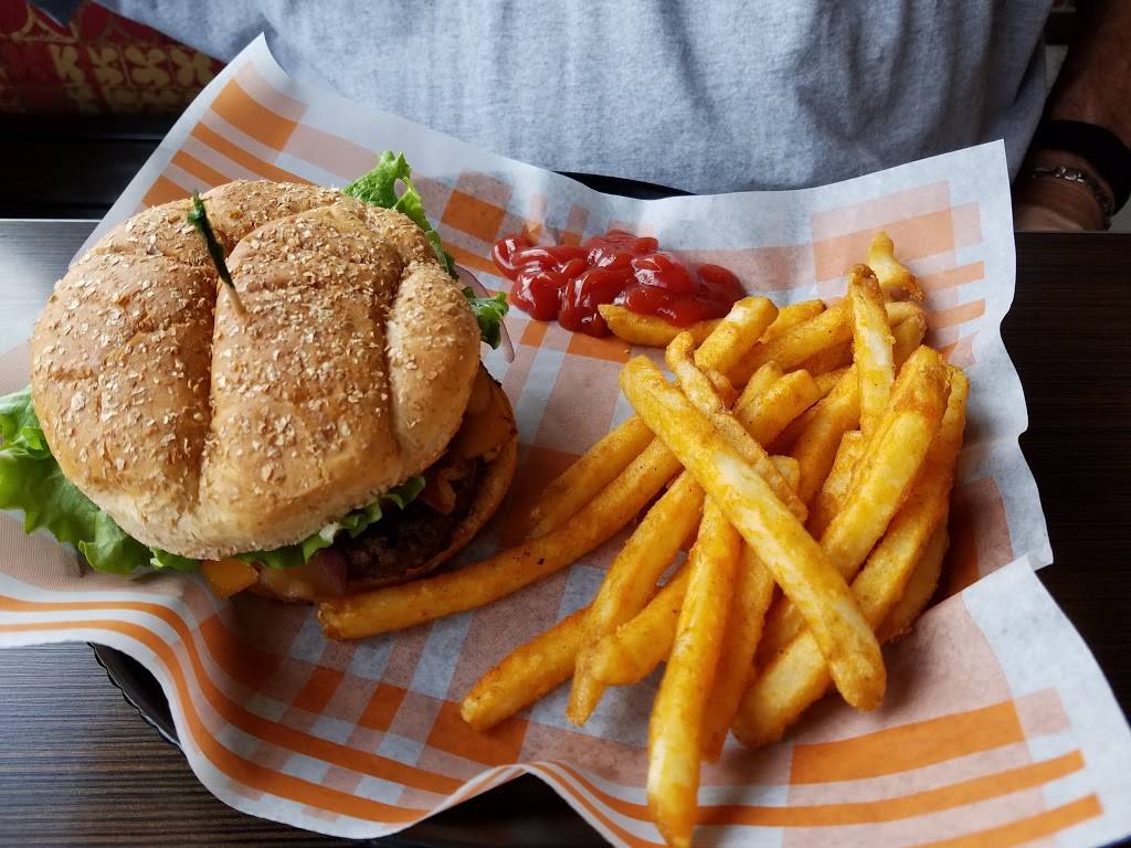 Back Yard Burgers | restaurant | 5004 Maryland Way, Brentwood, TN 37027, USA | 6153718145 OR +1 615-371-8145