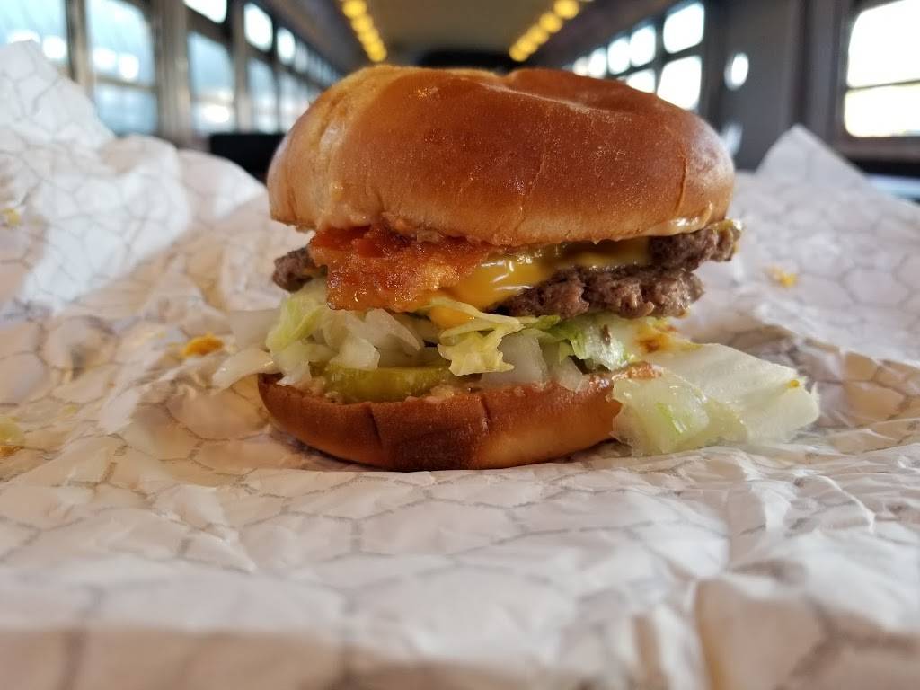 Luckys Drive-In | restaurant | 13502 Pacific Ave S, Parkland, WA 98444, USA | 2535366677 OR +1 253-536-6677