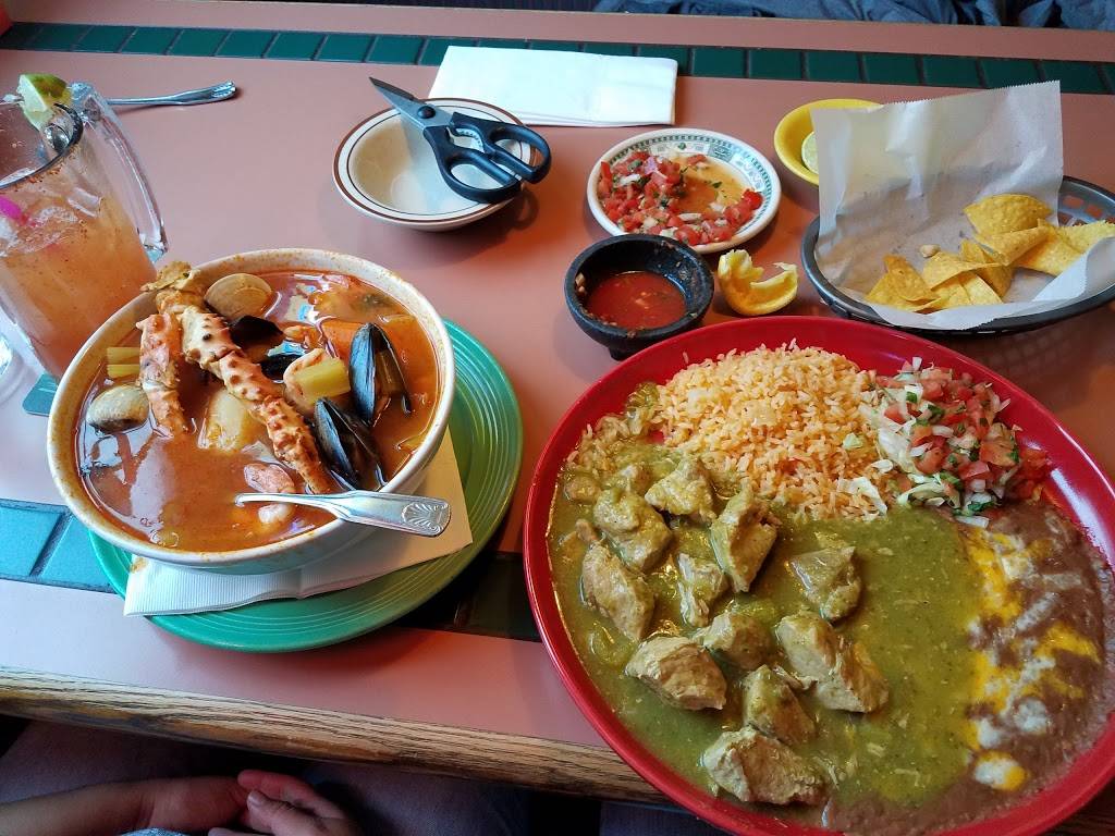 La Hacienda Santa Fe | restaurant | 811 S 3rd St, Renton, WA 98057, USA | 4252280882 OR +1 425-228-0882
