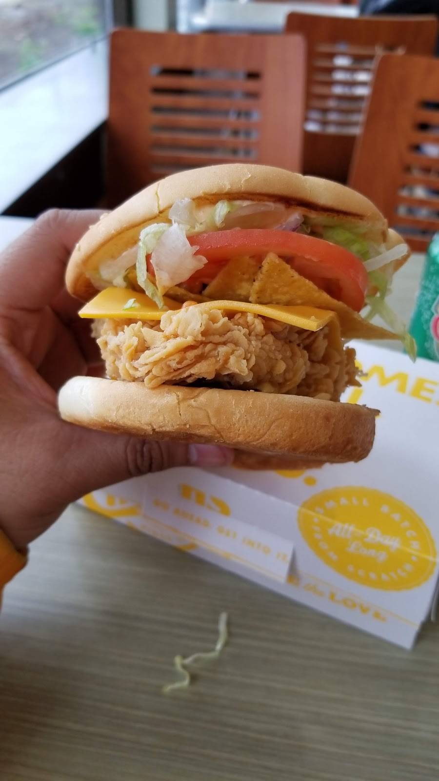 Churchs Chicken | restaurant | 2290 Lawrence Ave E, Scarborough, ON M1P 2P9, Canada | 4167525550 OR +1 416-752-5550