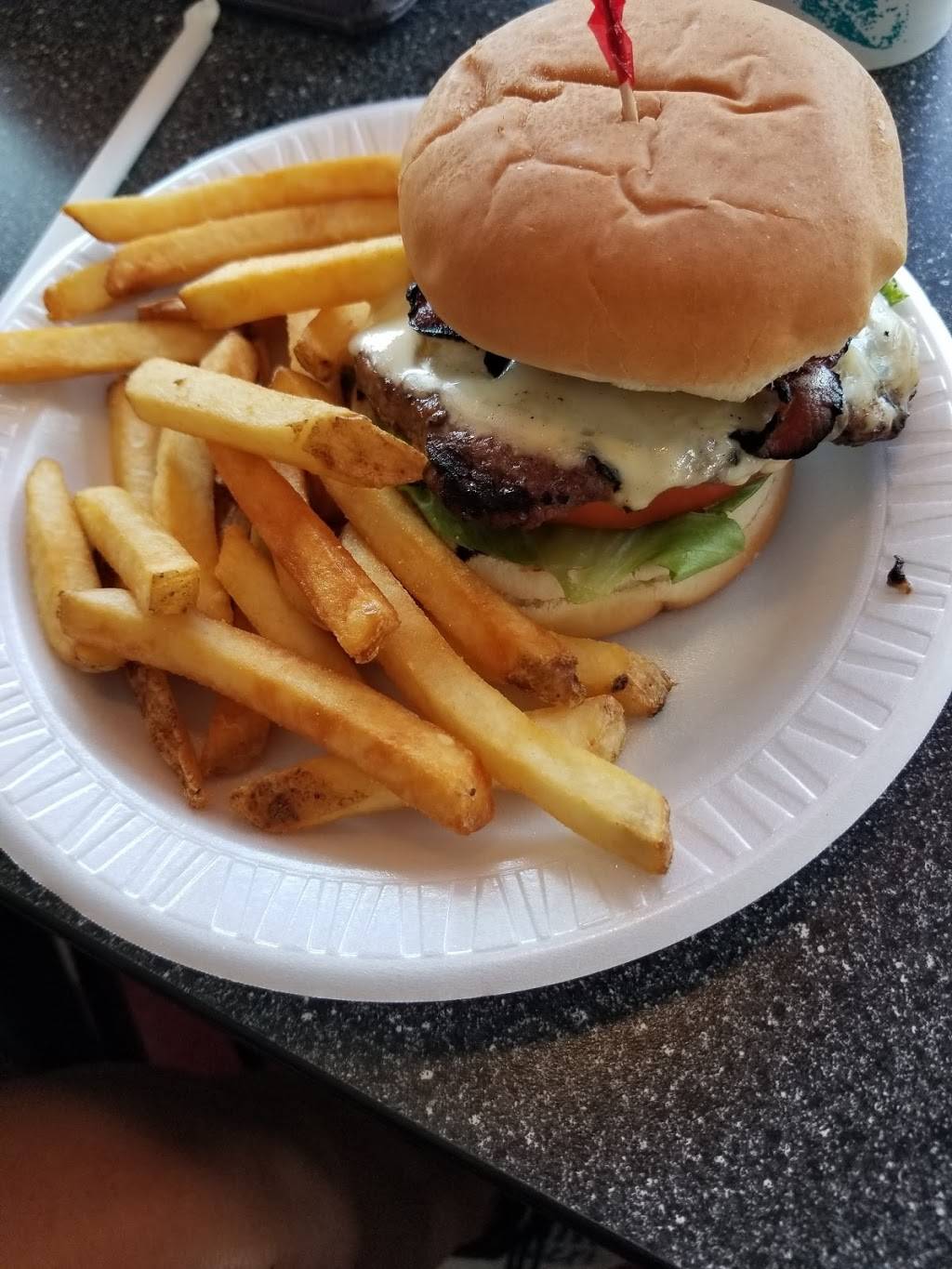 Arnies Place | restaurant | 164 Loudon Rd, Concord, NH 03301, USA | 6032283225 OR +1 603-228-3225