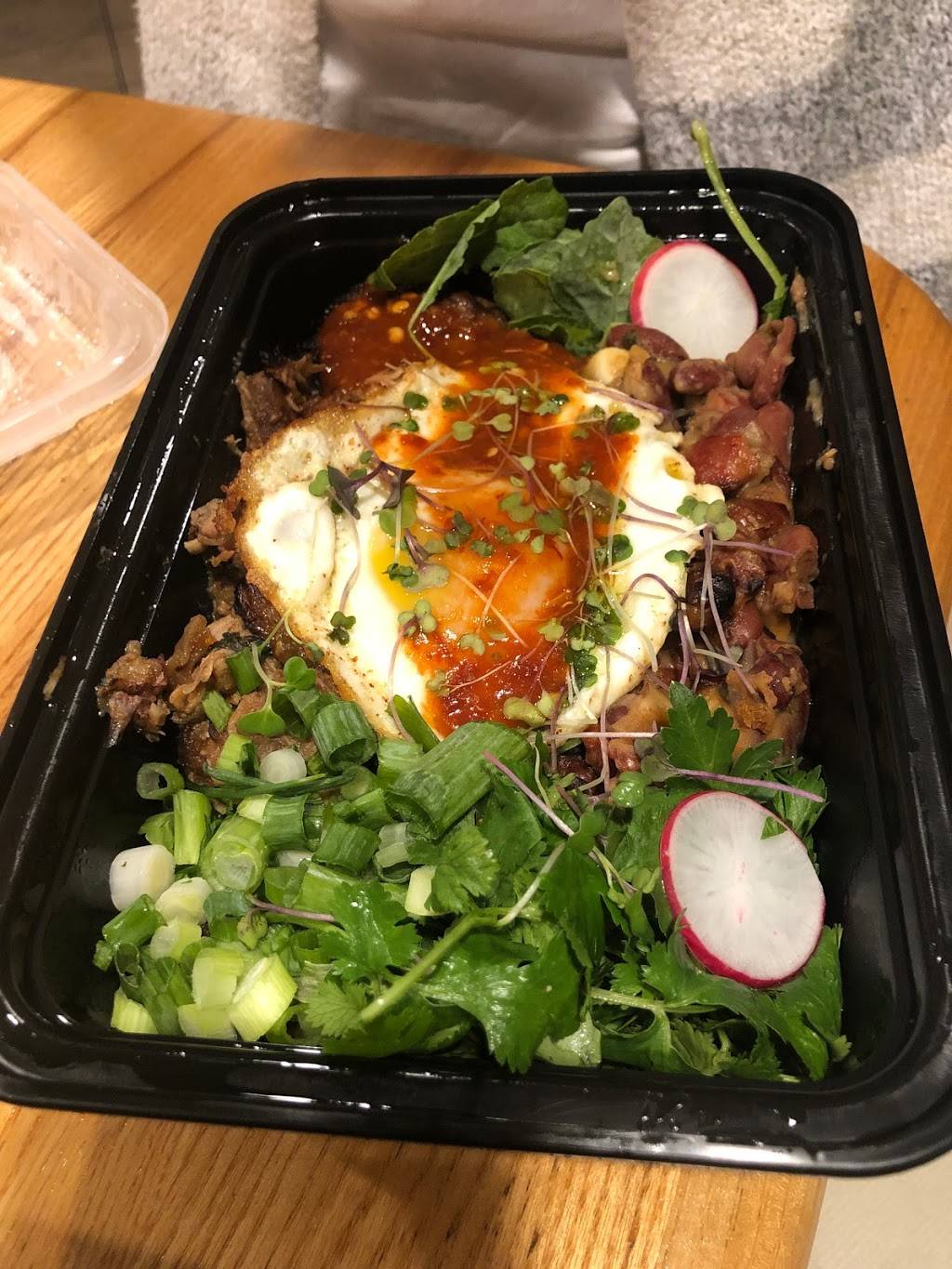 Waterdog Kitchen + Bar | restaurant | 125 Water St, Warren, RI 02885, USA | 4012524660 OR +1 401-252-4660