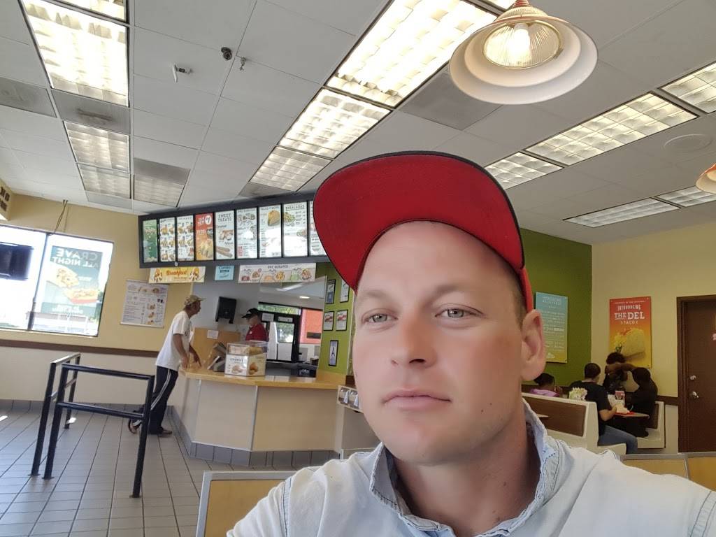 Del Taco | meal takeaway | 12080 Central Ave, Chino, CA 91710, USA | 9093649179 OR +1 909-364-9179