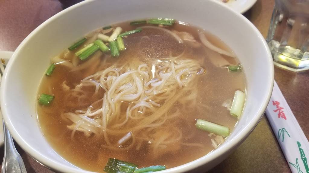 Kin Khao Thai and Sushi | restaurant | 607 E Lincolnway, Valparaiso, IN 46383, USA | 2192998268 OR +1 219-299-8268