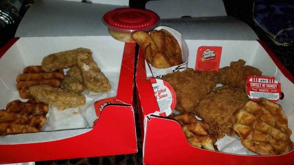 KFC | restaurant | 1300 N University Ave, Lafayette, LA 70506, USA | 3373668672 OR +1 337-366-8672