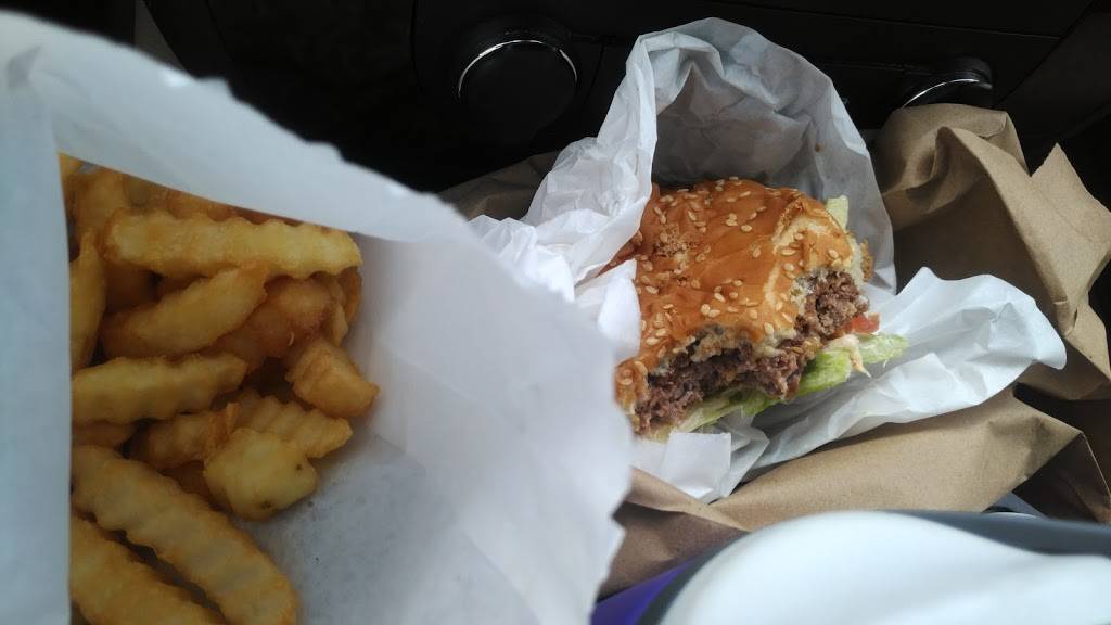 C & L Burger Bar | restaurant | 1161 Mt St Helens Way NE, Castle Rock, WA 98611, USA | 3602744110 OR +1 360-274-4110