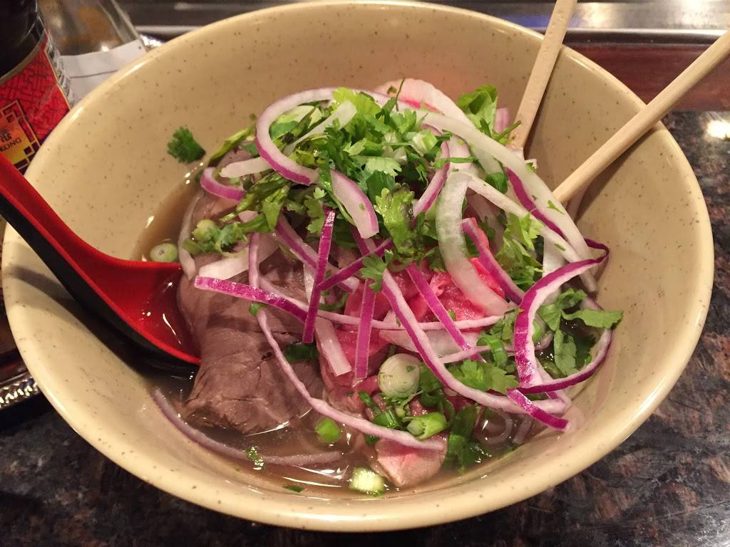 Pho Boy Asian Fusion | restaurant | 676 Bayview Ave, Biloxi, MS 39530, USA | 2284357000 OR +1 228-435-7000