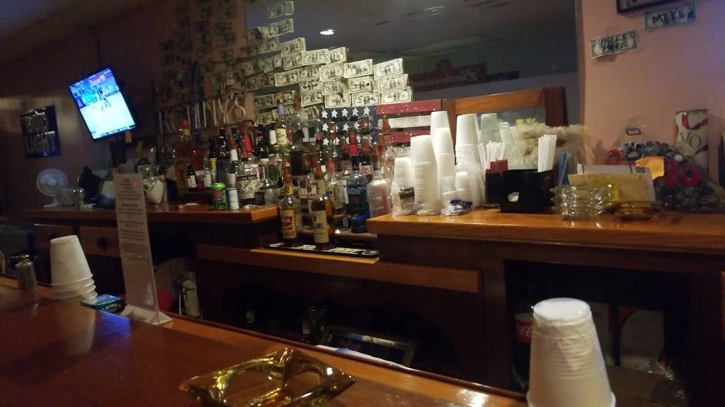 Tavern on the Square | restaurant | 118 S 3rd St, Boonville, IN 47601, USA | 8126414131 OR +1 812-641-4131