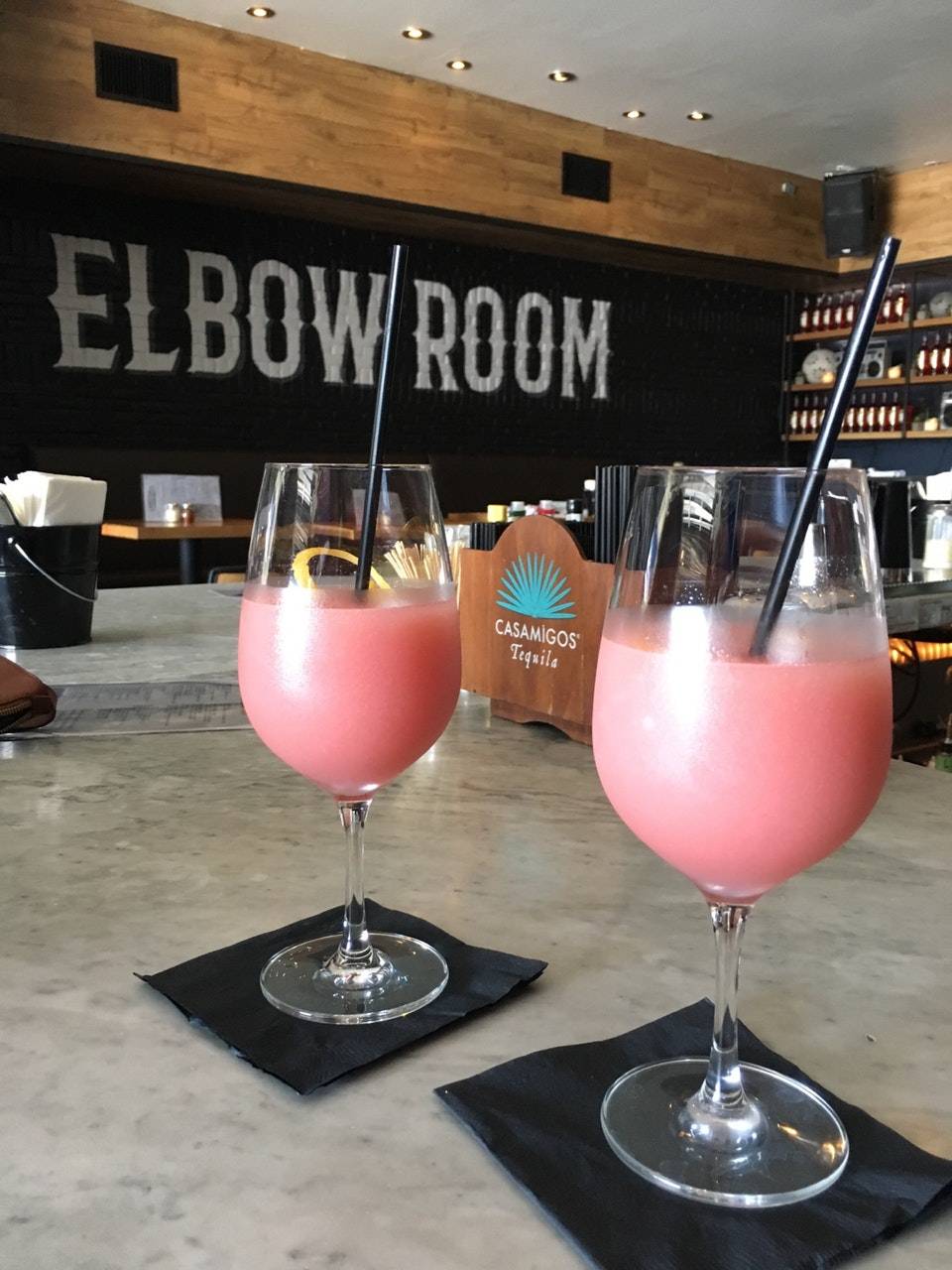 Elbow Room | restaurant | 1634 N Cahuenga Blvd, Los Angeles, CA 90028, USA | 3236457119 OR +1 323-645-7119