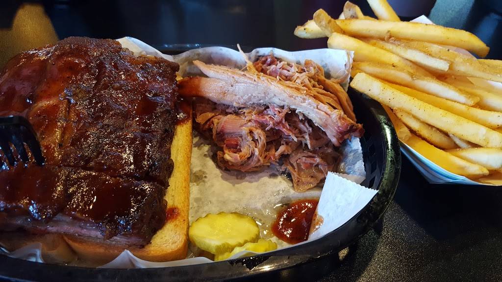 Plowboys BBQ | restaurant | 3111 S, MO-7, Blue Springs, MO 64015, USA | 8162287569 OR +1 816-228-7569