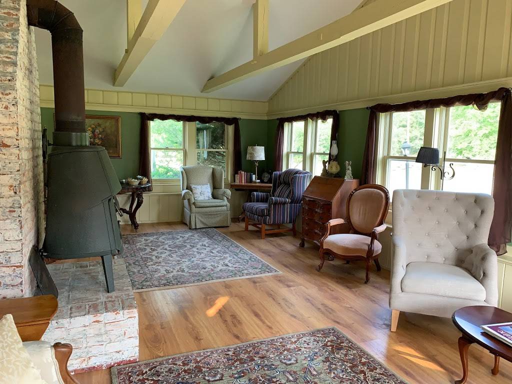 Lovetts Inn & Restaurant | restaurant | 1474 Profile Rd, Franconia, NH 03580, USA | 6038237761 OR +1 603-823-7761