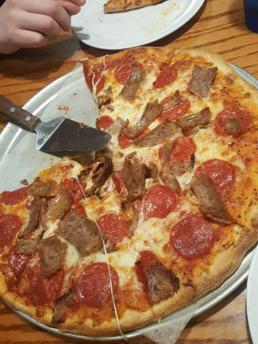 Luigis Pizza of Brooksville | restaurant | 750 S Broad St, Brooksville, FL 34601, USA | 3527968700 OR +1 352-796-8700