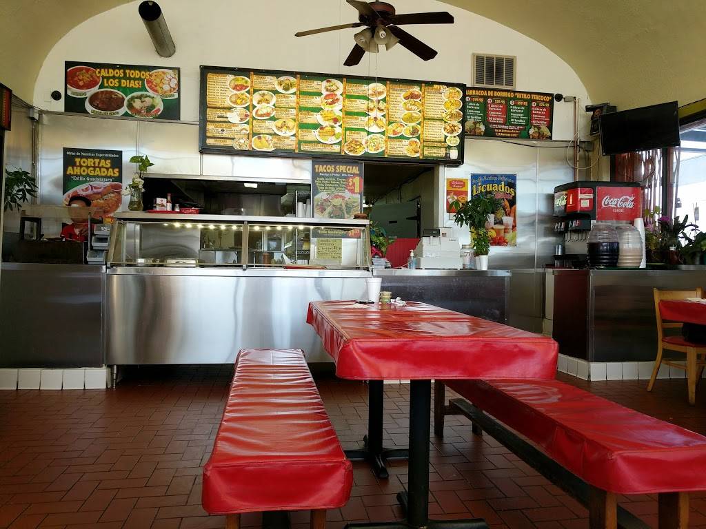 La Tia Mexican Restaurant | restaurant | 1175 E Holt Ave, Pomona, CA 91767, USA | 9096222050 OR +1 909-622-2050