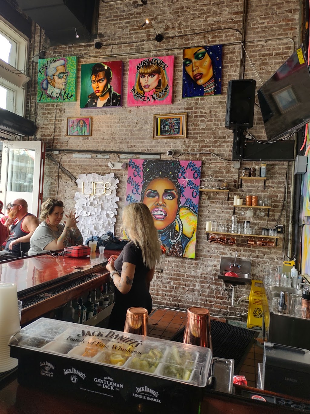 White Lie | restaurant | 1710 E 7th Ave, Tampa, FL 33605, USA | 8132418868 OR +1 813-241-8868