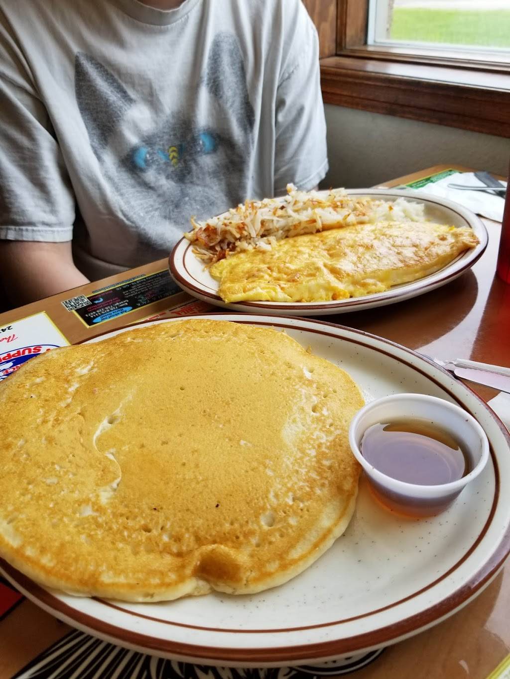 Barnstormer Restaurant | restaurant | 600 Airport Road # A, Greeley, CO 80631, USA | 9703363020 OR +1 970-336-3020