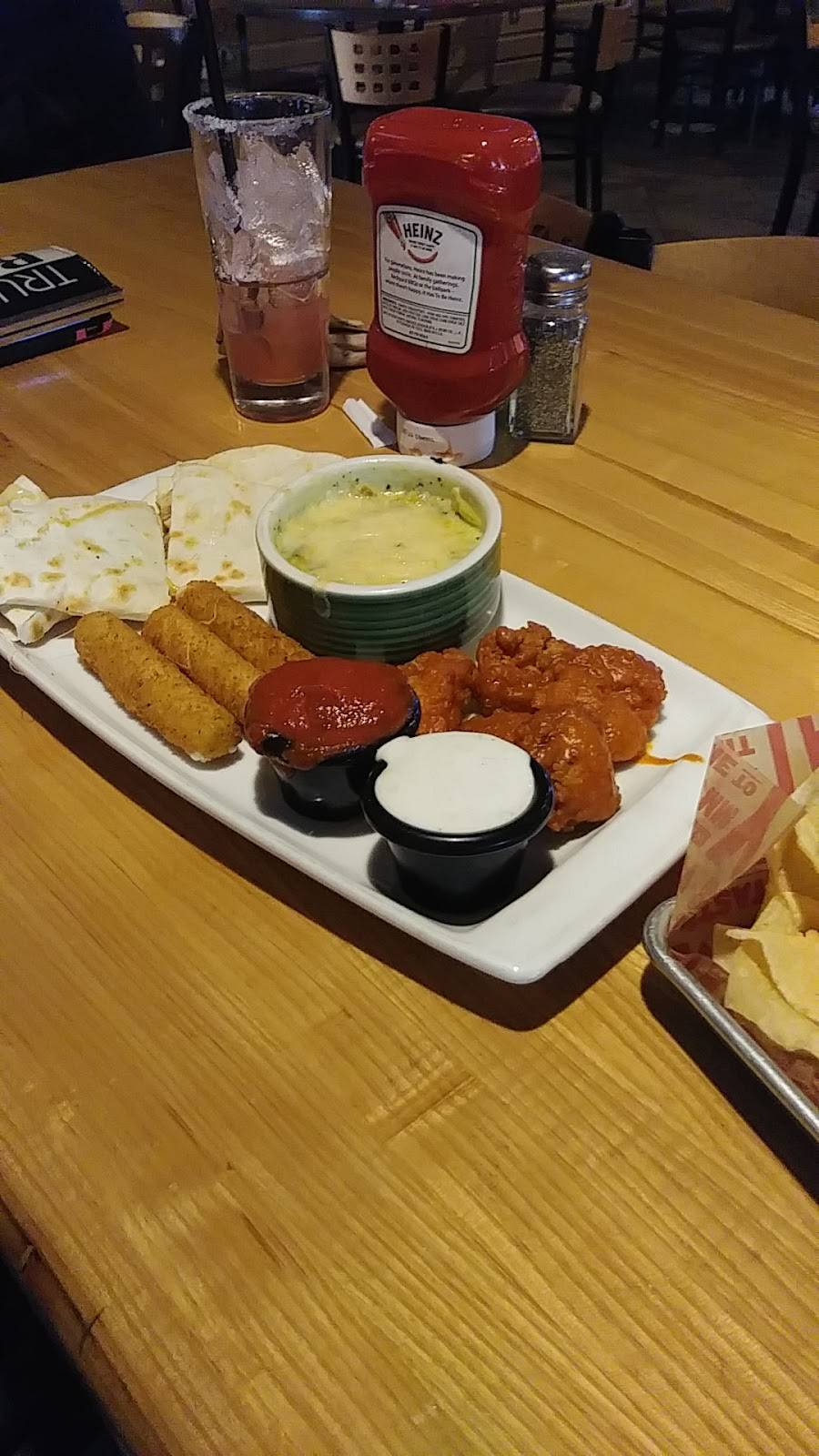 Applebees Grill + Bar | restaurant | 930 S Westwood Blvd, Poplar Bluff, MO 63901, USA | 5737850163 OR +1 573-785-0163