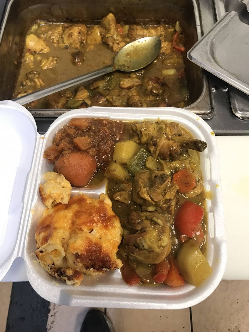 Bradleys Family Restaurant | restaurant | 7613 Causeway Blvd, Tampa, FL 33619, USA | 8134503019 OR +1 813-450-3019