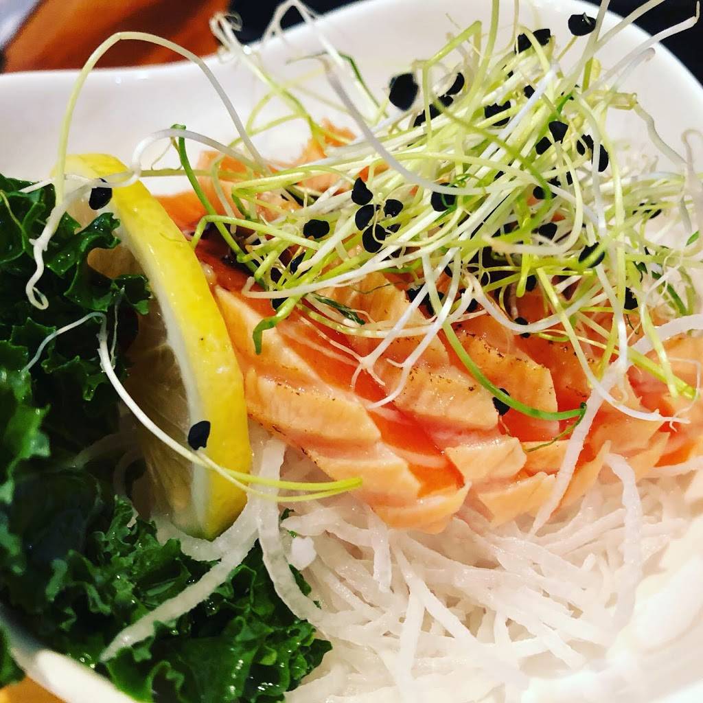 Paper Crane Sushi Bar & Bistro | restaurant | 12975 Keele St #1, King City, ON L7B 1G2, Canada | 6476935831 OR +1 647-693-5831