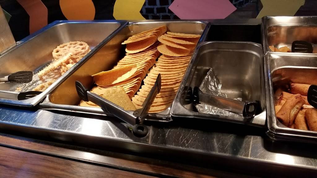 Zapatas Mexican Restaurant & Cantina | restaurant | 8 Eastport Plaza Dr, Collinsville, IL 62234, USA | 6183431337 OR +1 618-343-1337